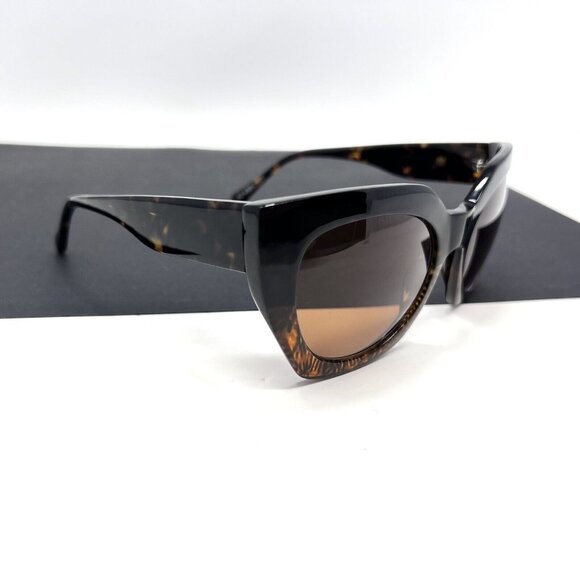 Trina Turk Sunglasses XSF 486U Venturablack 54()21-135 main image 2